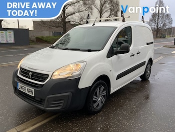 Used Peugeot Partner 2018 for sale - 77302200: Photo