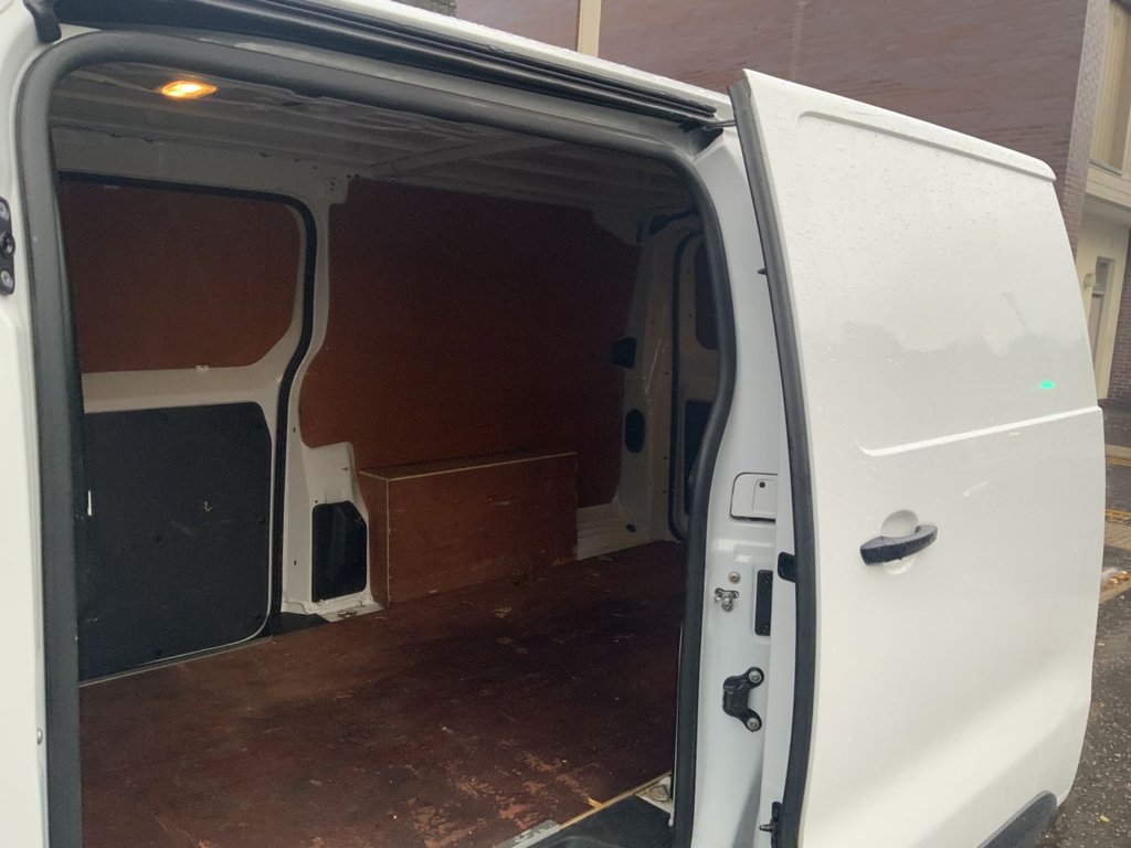 Used Vauxhall Vivaro 2022 for sale - 76570511: Photo 12