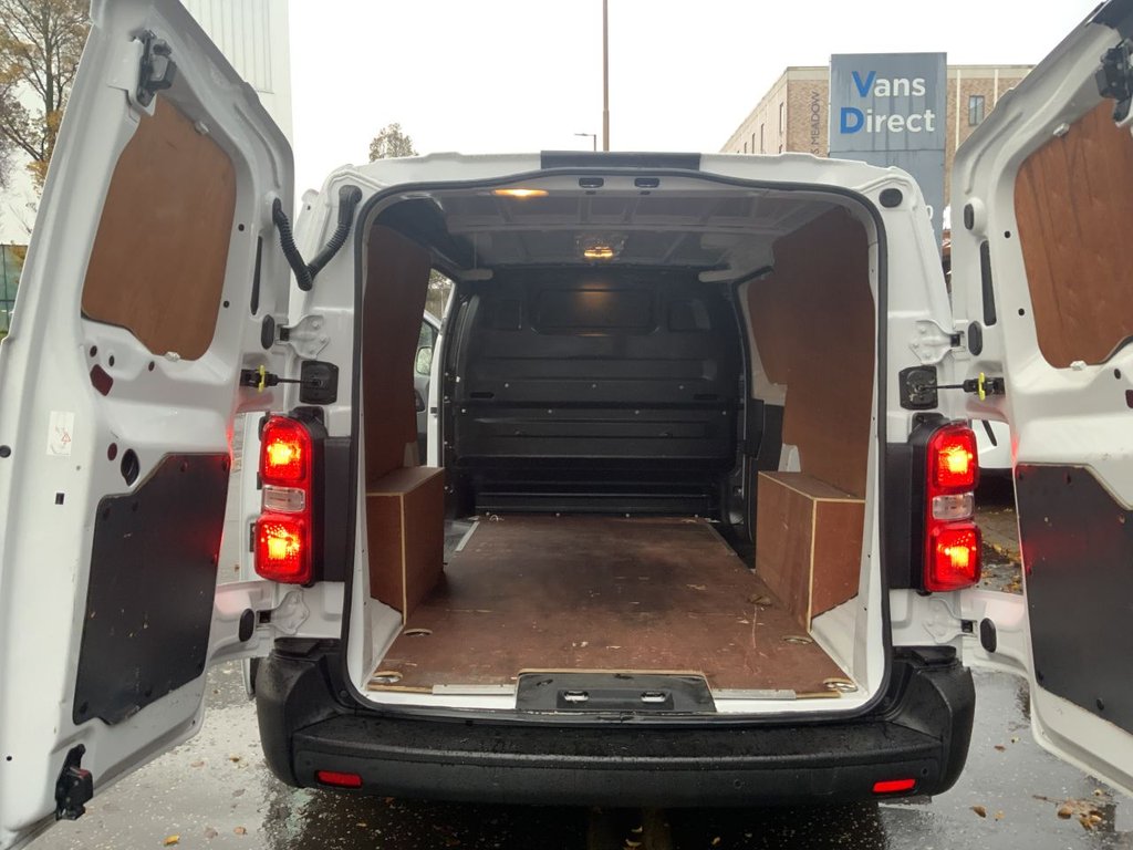 Used Vauxhall Vivaro 2022 for sale - 77157445: Photo 11