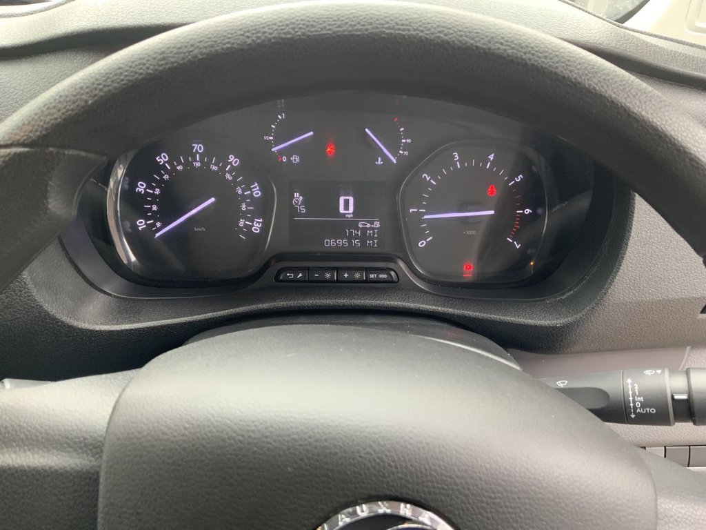 Used Vauxhall Vivaro 2022 for sale - 77157370: Photo 11