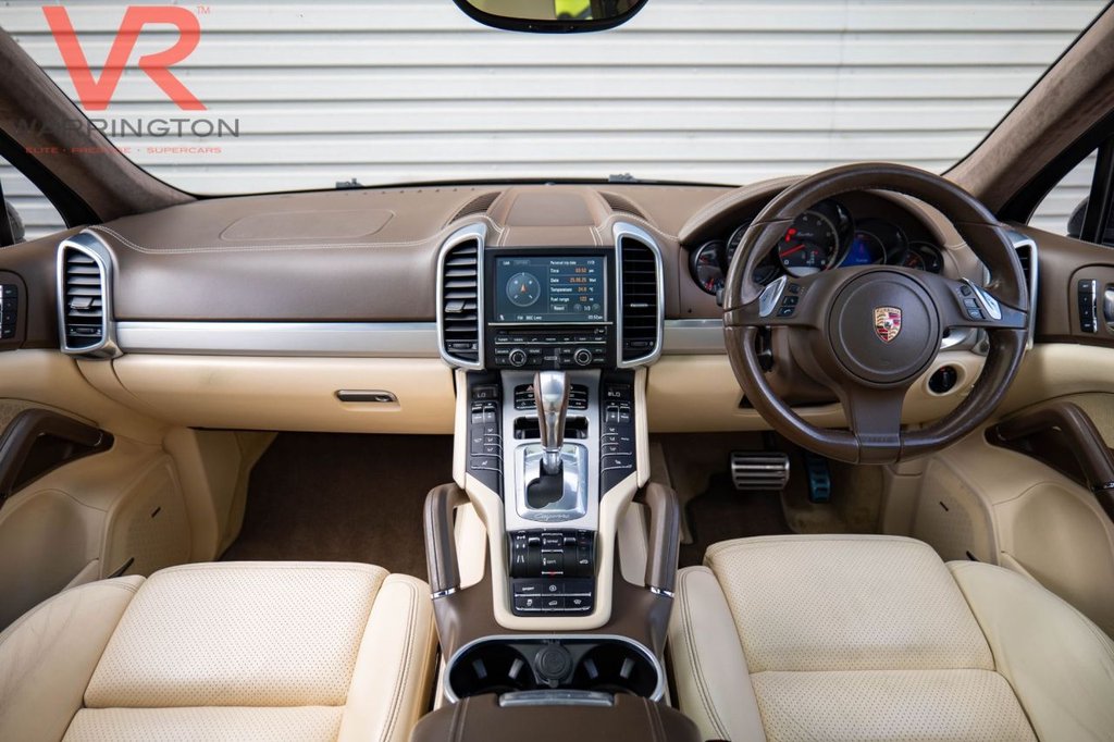 Used Porsche Cayenne 2012 for sale - 76546406: Photo 2