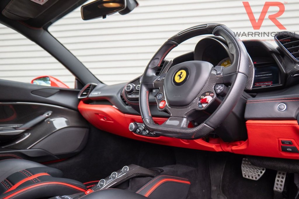 Used Ferrari 488 2017 for sale - 76546411: Photo 2