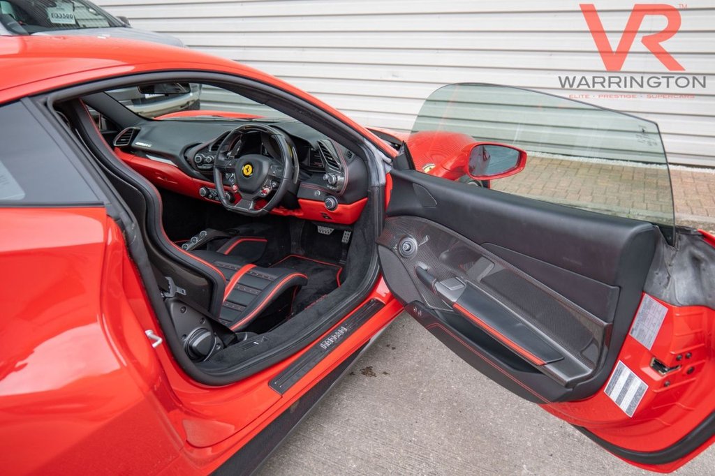 Used Ferrari 488 2017 for sale - 76546411: Photo 24