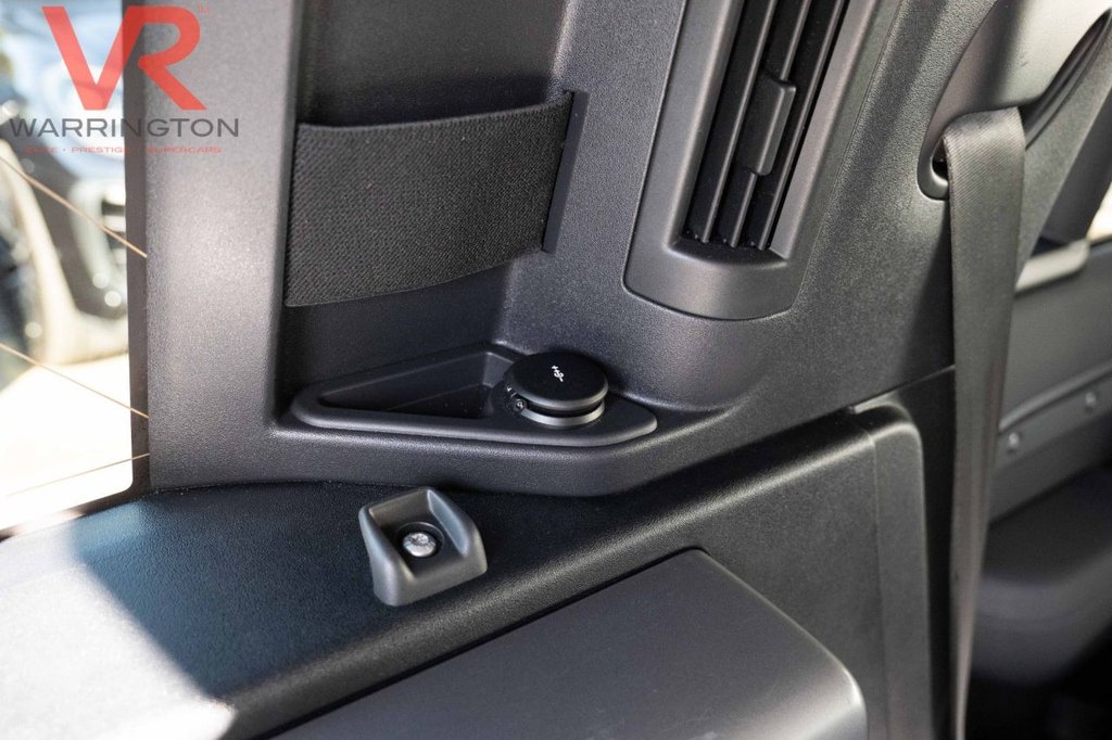 Used Land Rover Defender 2021 for sale - 76546400: Photo 16