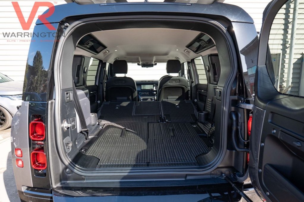 Used Land Rover Defender 2021 for sale - 76546400: Photo 17