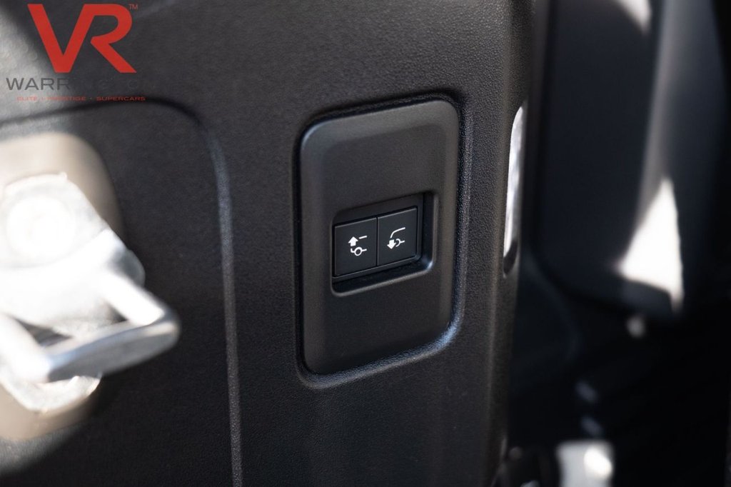 Used Land Rover Defender 2021 for sale - 76546400: Photo 18