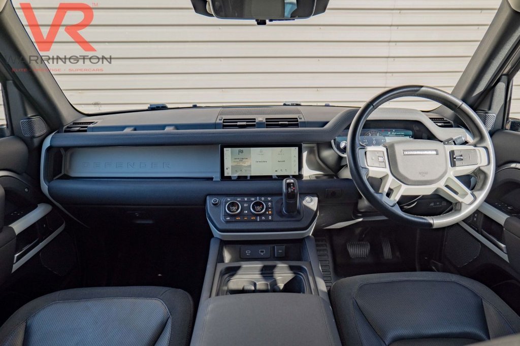 Used Land Rover Defender 2021 for sale - 76546400: Photo 2