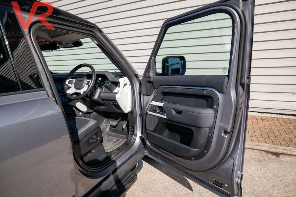 Used Land Rover Defender 2021 for sale - 76546400: Photo 21