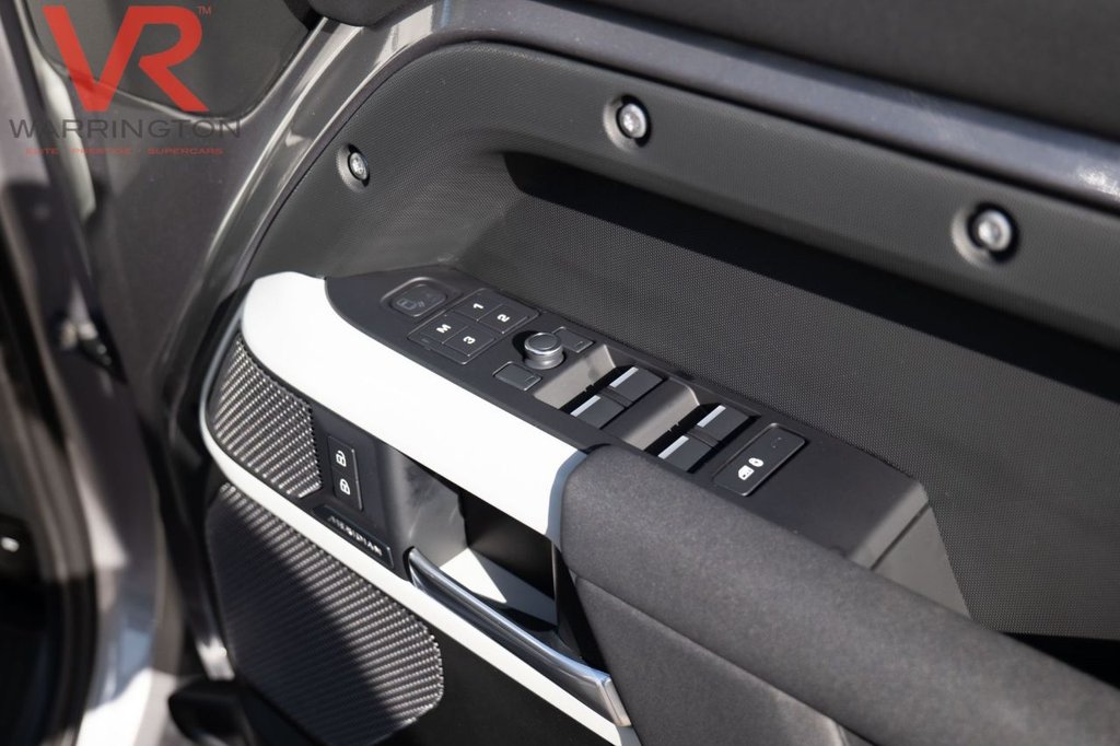 Used Land Rover Defender 2021 for sale - 76546400: Photo 23