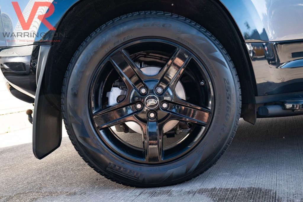 Used Land Rover Defender 2021 for sale - 76546400: Photo 43