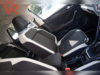 Used Volkswagen T-Roc 2019 for sale - 78271737: Photo