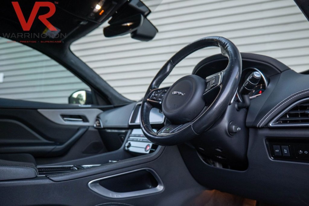 Used Jaguar F-Pace 2019 for sale - 77133813: Photo 10