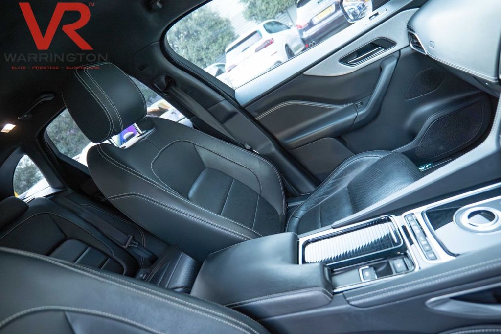 Used Jaguar F-Pace 2019 for sale - 77133813: Photo 4