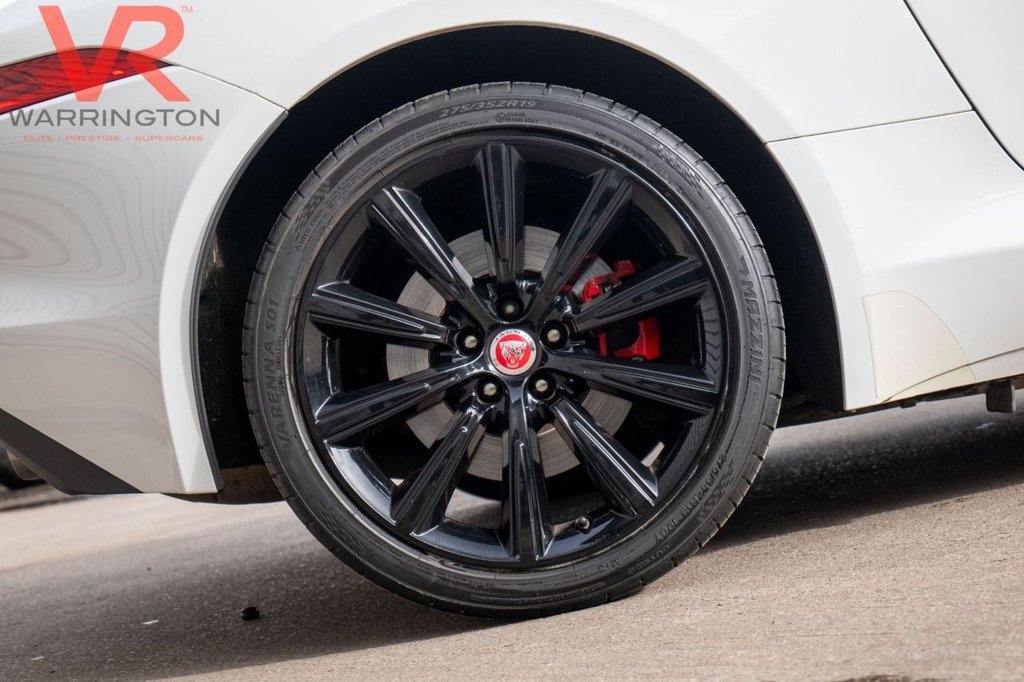 Used Jaguar F-Type 2015 for sale - 78036403: Photo 32