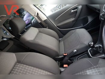 Used Volkswagen Polo 2015 for sale - 78271812: Photo