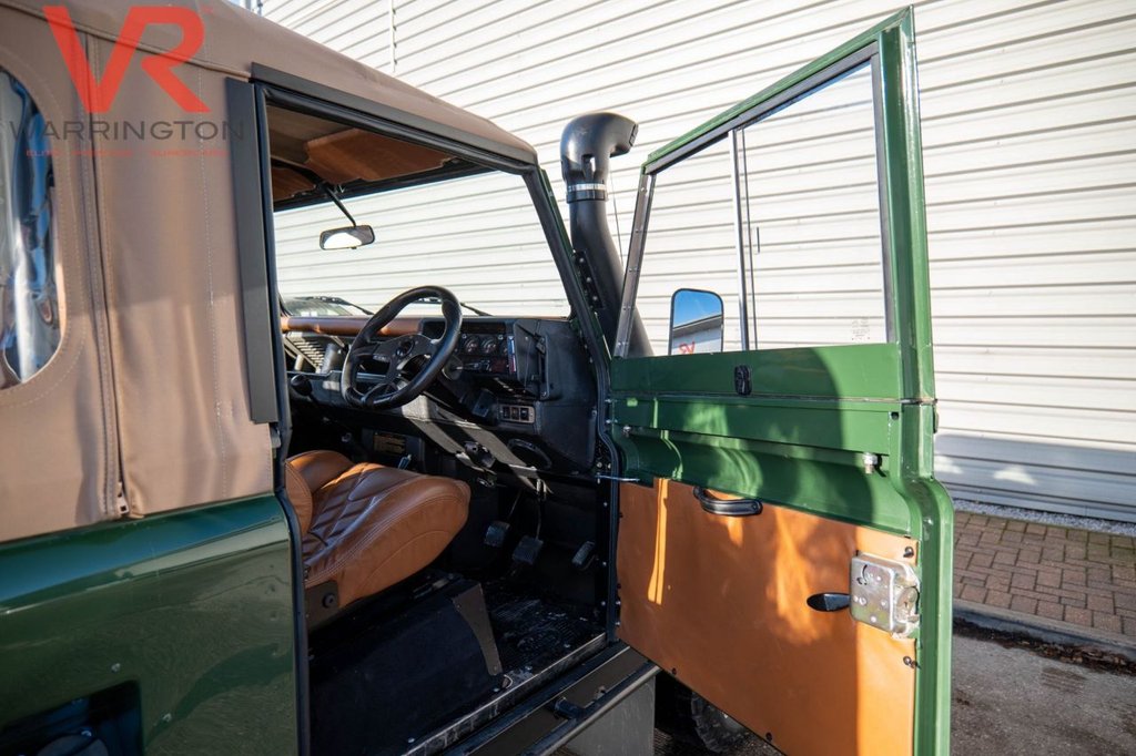 Used Land Rover Defender 1996 for sale - 77250598: Photo 16