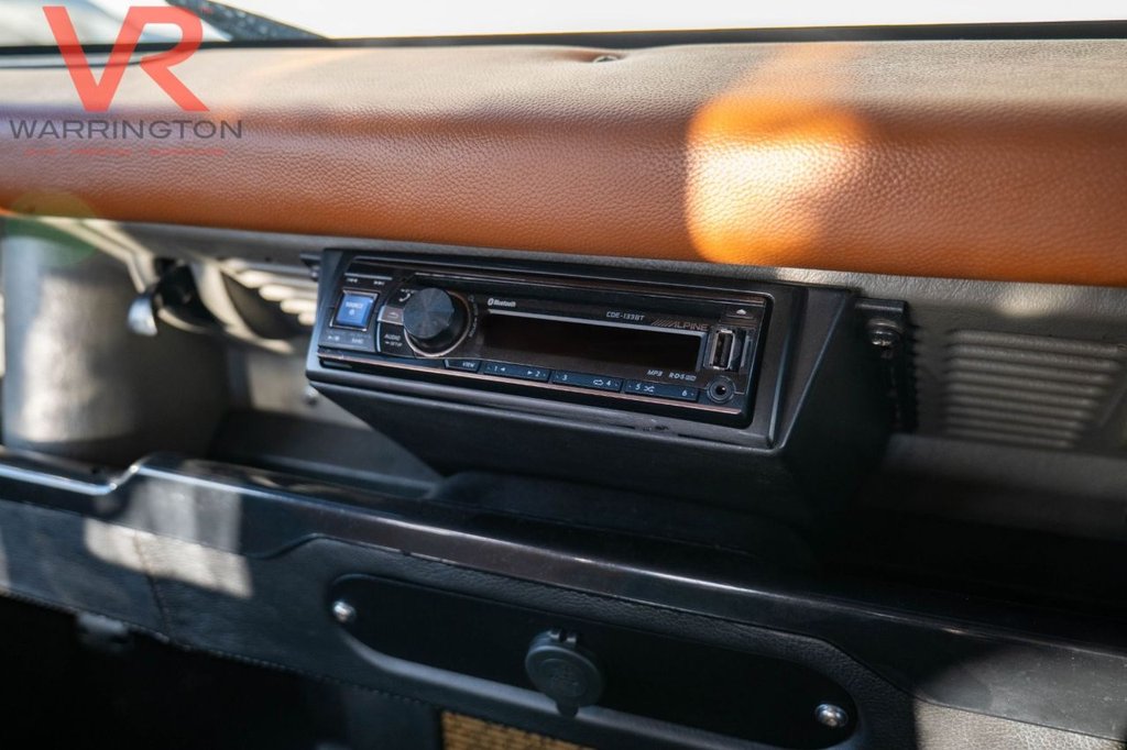 Used Land Rover Defender 1996 for sale - 77250598: Photo 21