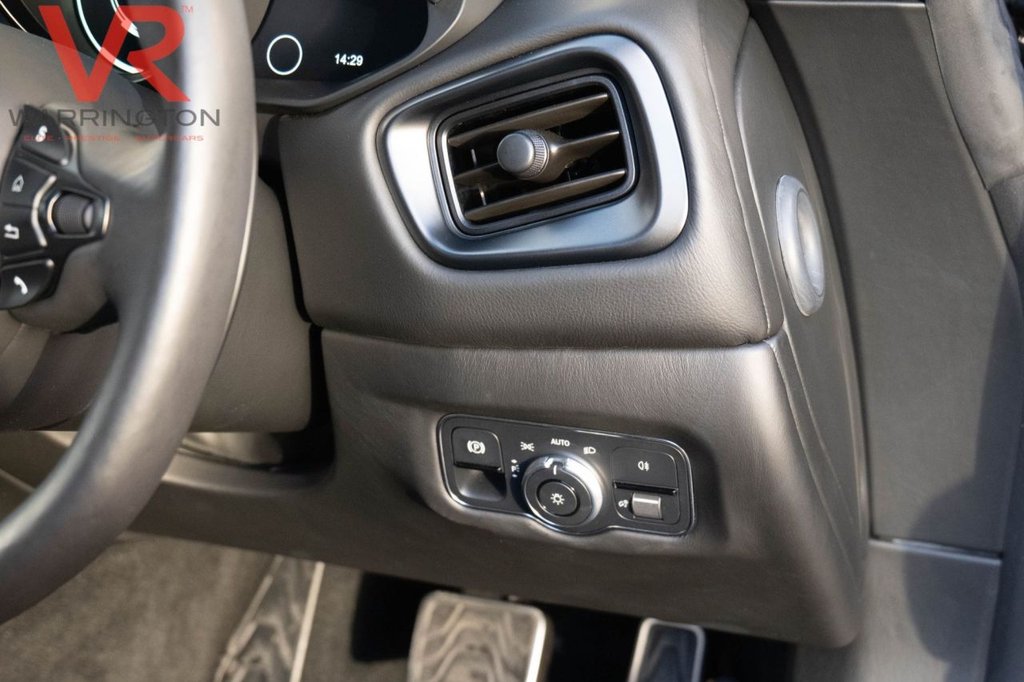 Used Aston Martin DBS 2020 for sale - 76698903: Photo 11