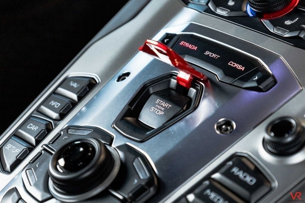 Used Lamborghini Aventador 2016 for sale - 76617374: Photo 24