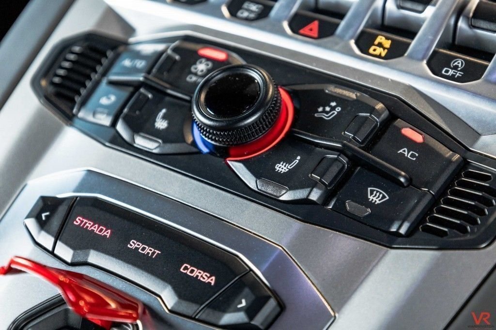 Used Lamborghini Aventador 2016 for sale - 76617374: Photo 25