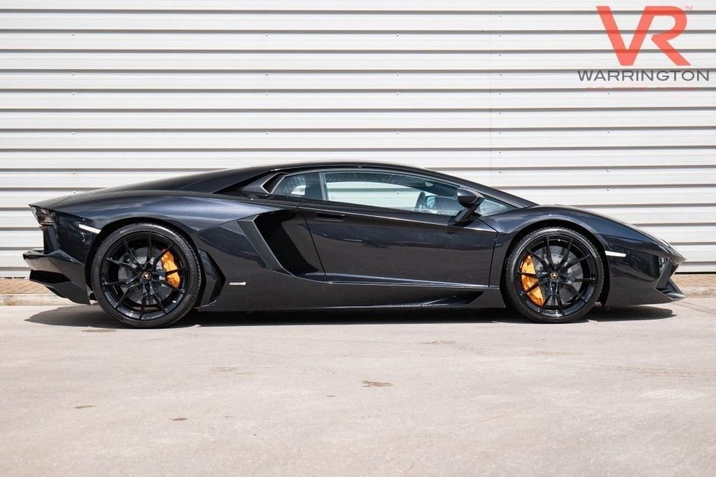 Used Lamborghini Aventador 2016 for sale - 76617374: Photo 8