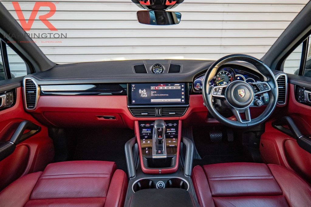 Used Porsche Cayenne 2022 for sale - 76740409: Photo 2