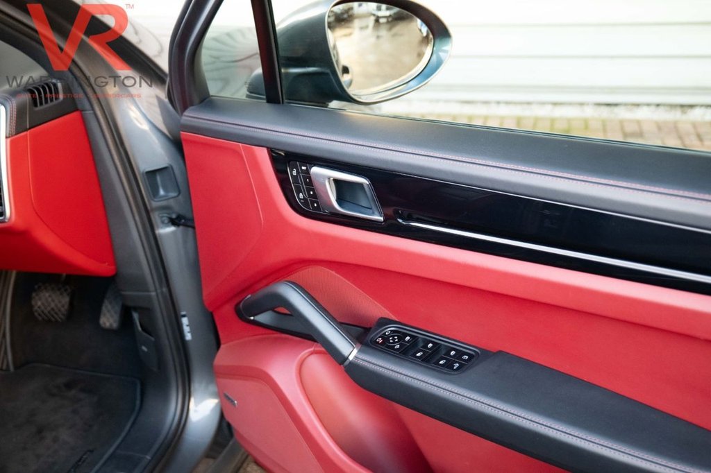 Used Porsche Cayenne 2022 for sale - 76740409: Photo 22