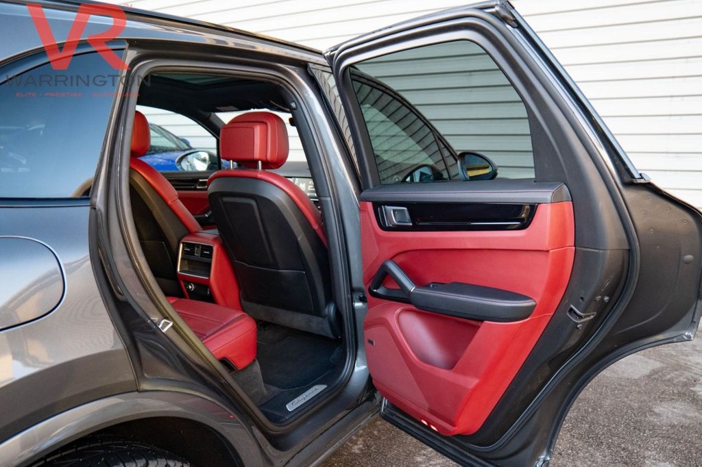 Used Porsche Cayenne 2022 for sale - 76740409: Photo 39