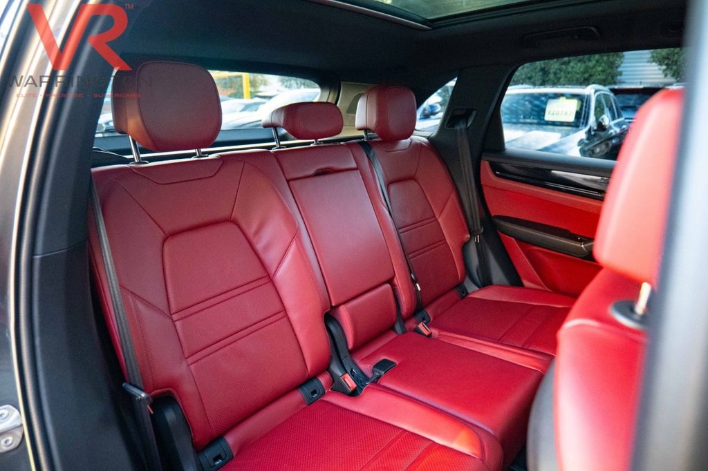 Used Porsche Cayenne 2022 for sale - 76740409: Photo 40