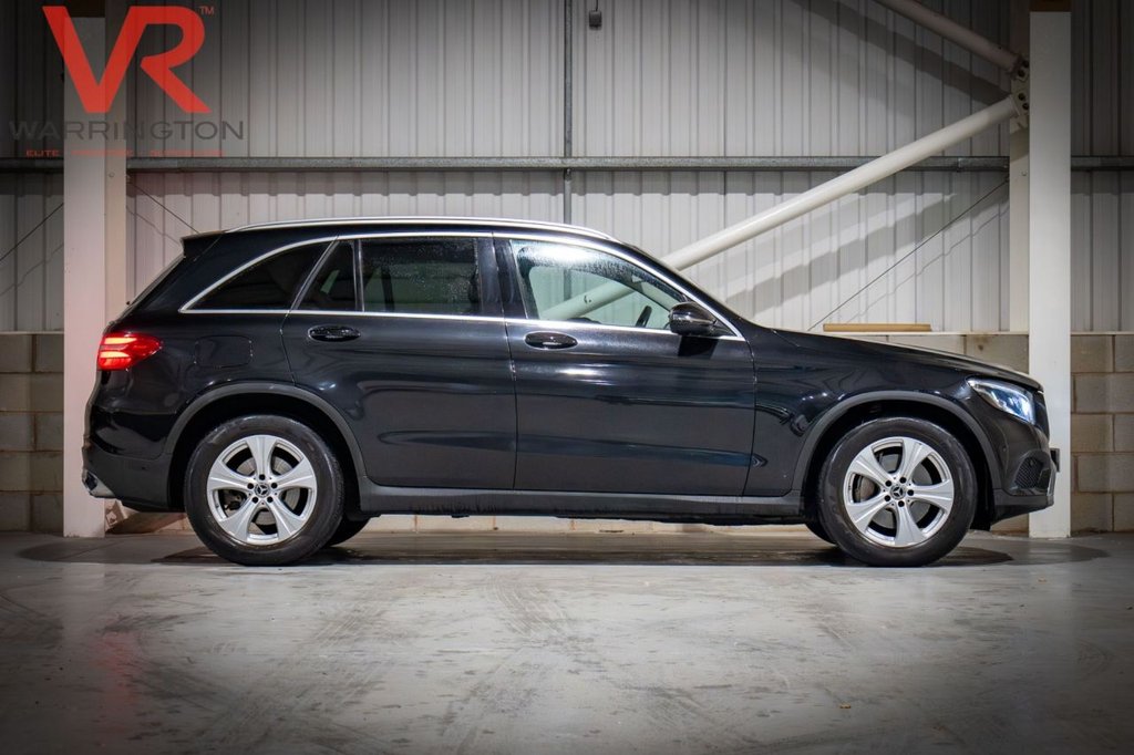 Used Mercedes-Benz GLC 2017 for sale - 76973102: Photo 10