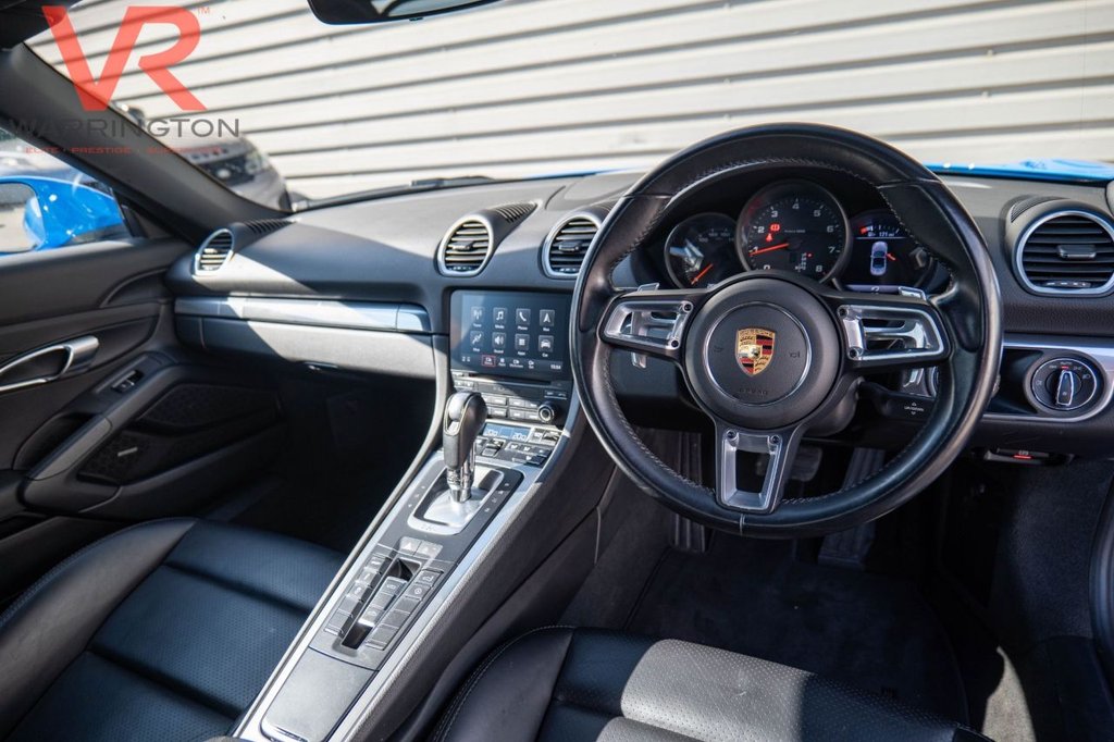 Used Porsche Boxster 2022 for sale - 76546357: Photo 2