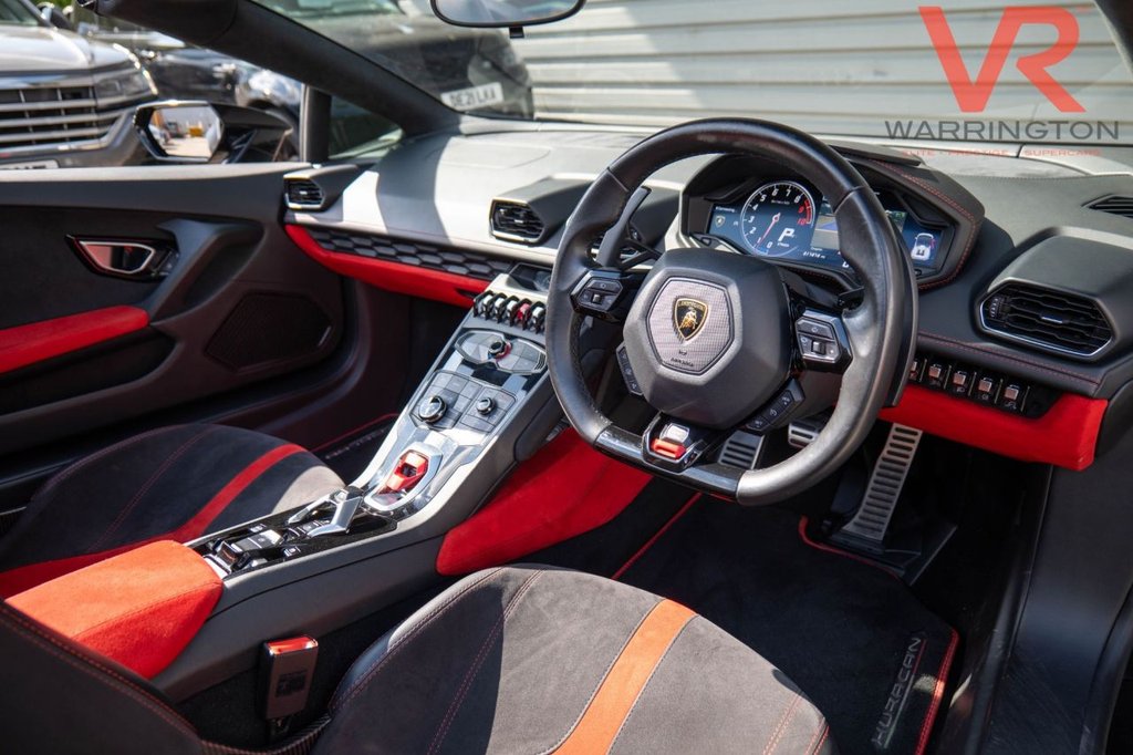 Used Lamborghini Huracan 2017 for sale - 77302639: Photo 2