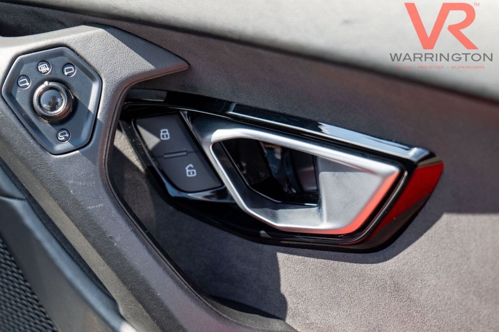 Used Lamborghini Huracan 2017 for sale - 77302639: Photo 24