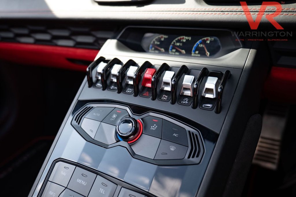 Used Lamborghini Huracan 2017 for sale - 77302639: Photo 32