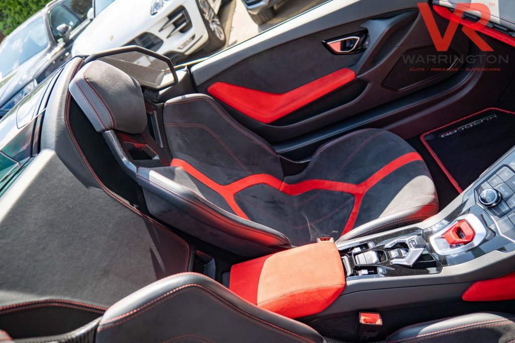 Used Lamborghini Huracan 2017 for sale - 77302639: Photo 4