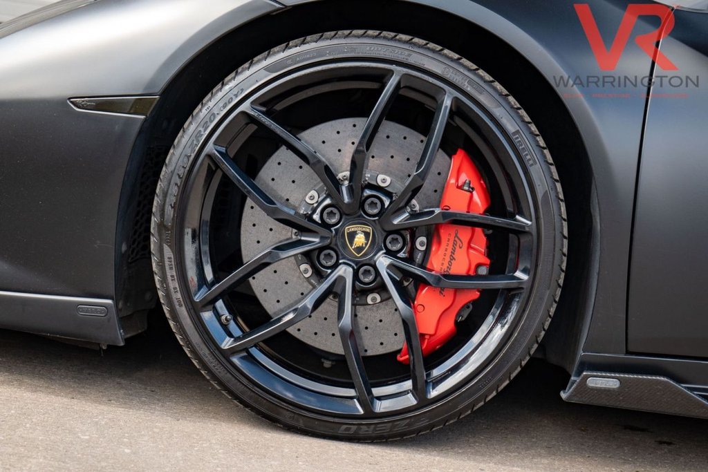 Used Lamborghini Huracan 2017 for sale - 77302639: Photo 43