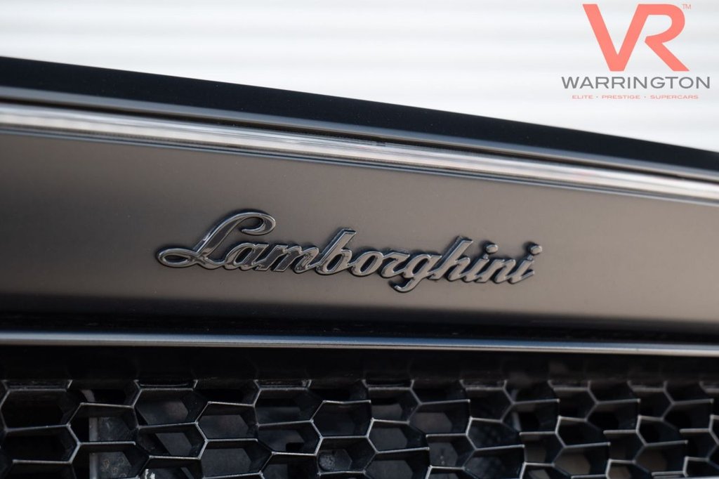 Used Lamborghini Huracan 2017 for sale - 77302639: Photo 48