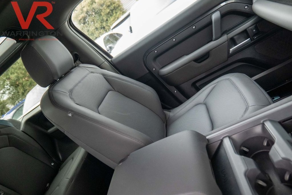 Used Land Rover Defender 2025 for sale - 78110288: Photo 4
