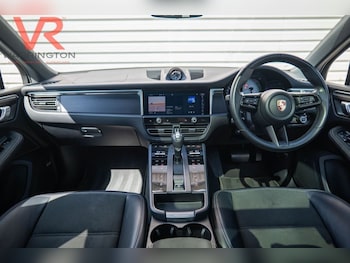 Used Porsche Macan 2023 for sale - 78330132: Photo