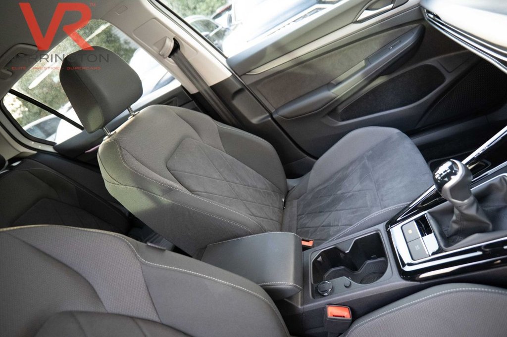 Used Volkswagen Golf 2023 for sale - 77276629: Photo 4