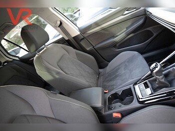 Used Volkswagen Golf 2023 for sale - 77276629: Photo