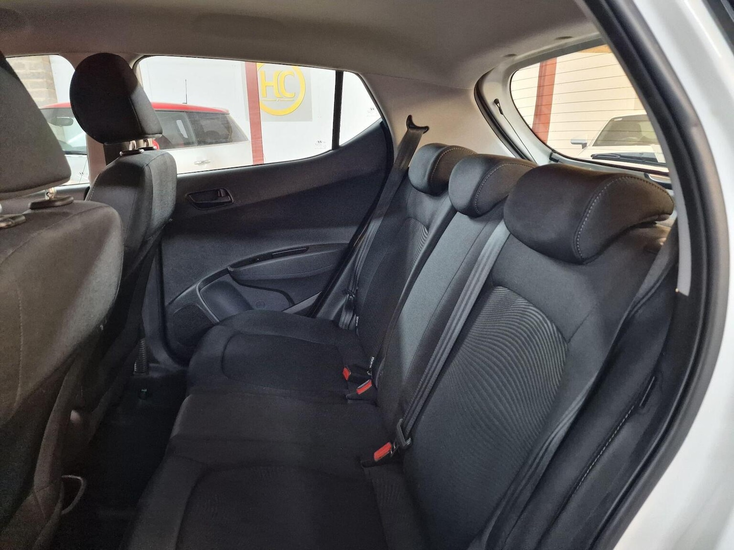 Used Hyundai i10 2018 for sale - 76378980: Photo 15