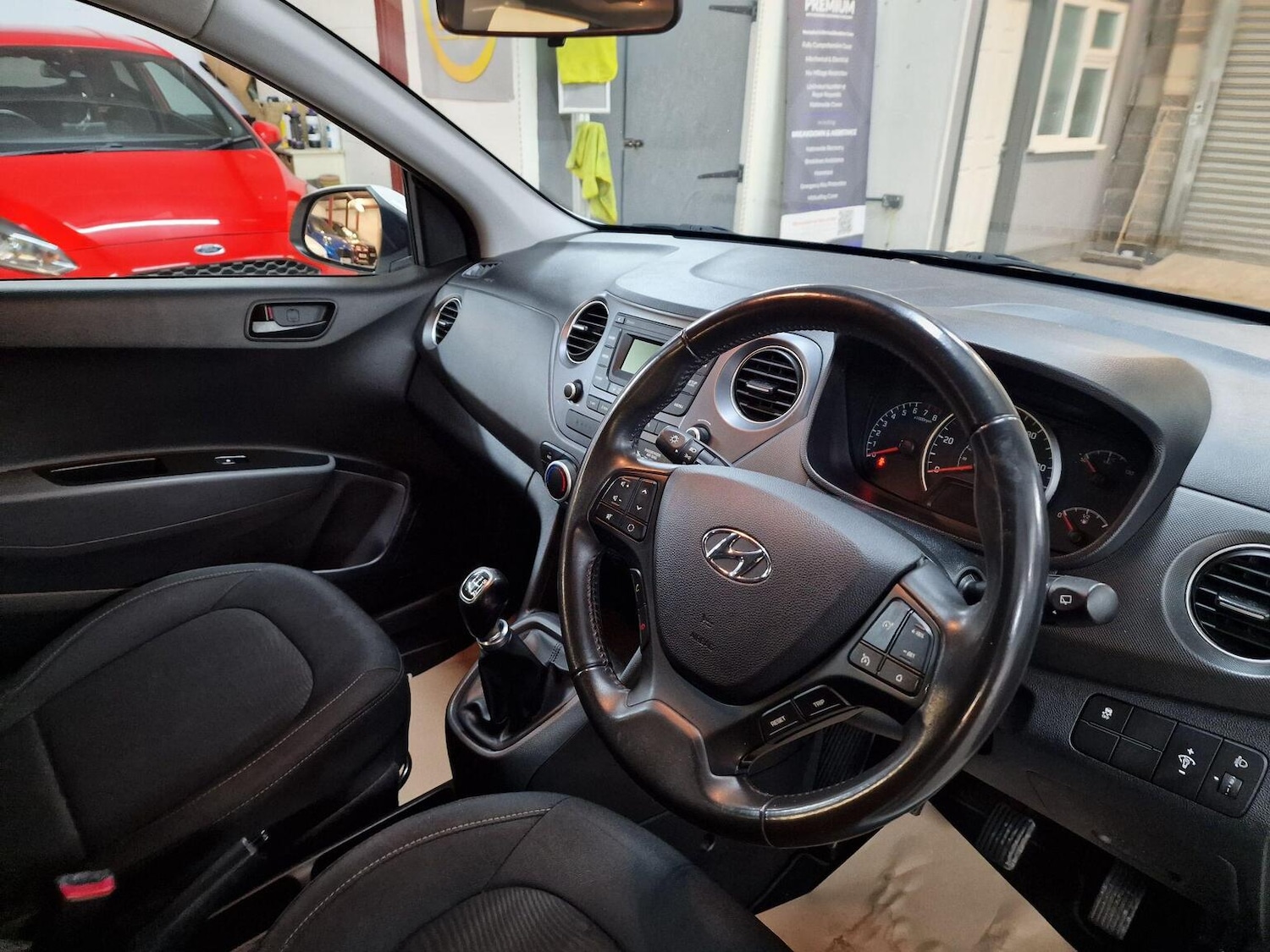 Used Hyundai i10 2018 for sale - 76378980: Photo 19