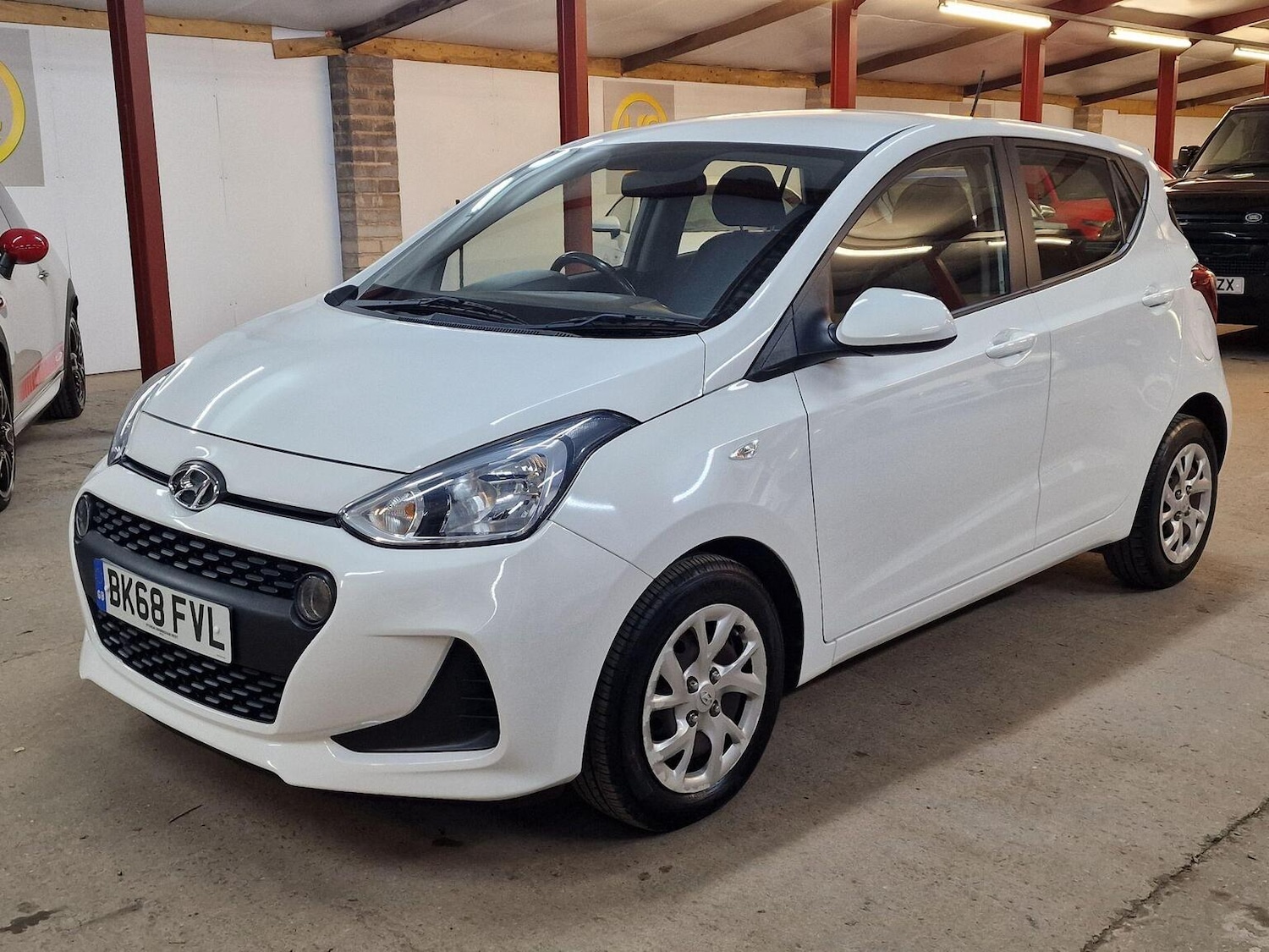 Used Hyundai i10 2018 for sale - 76378980: Photo 3