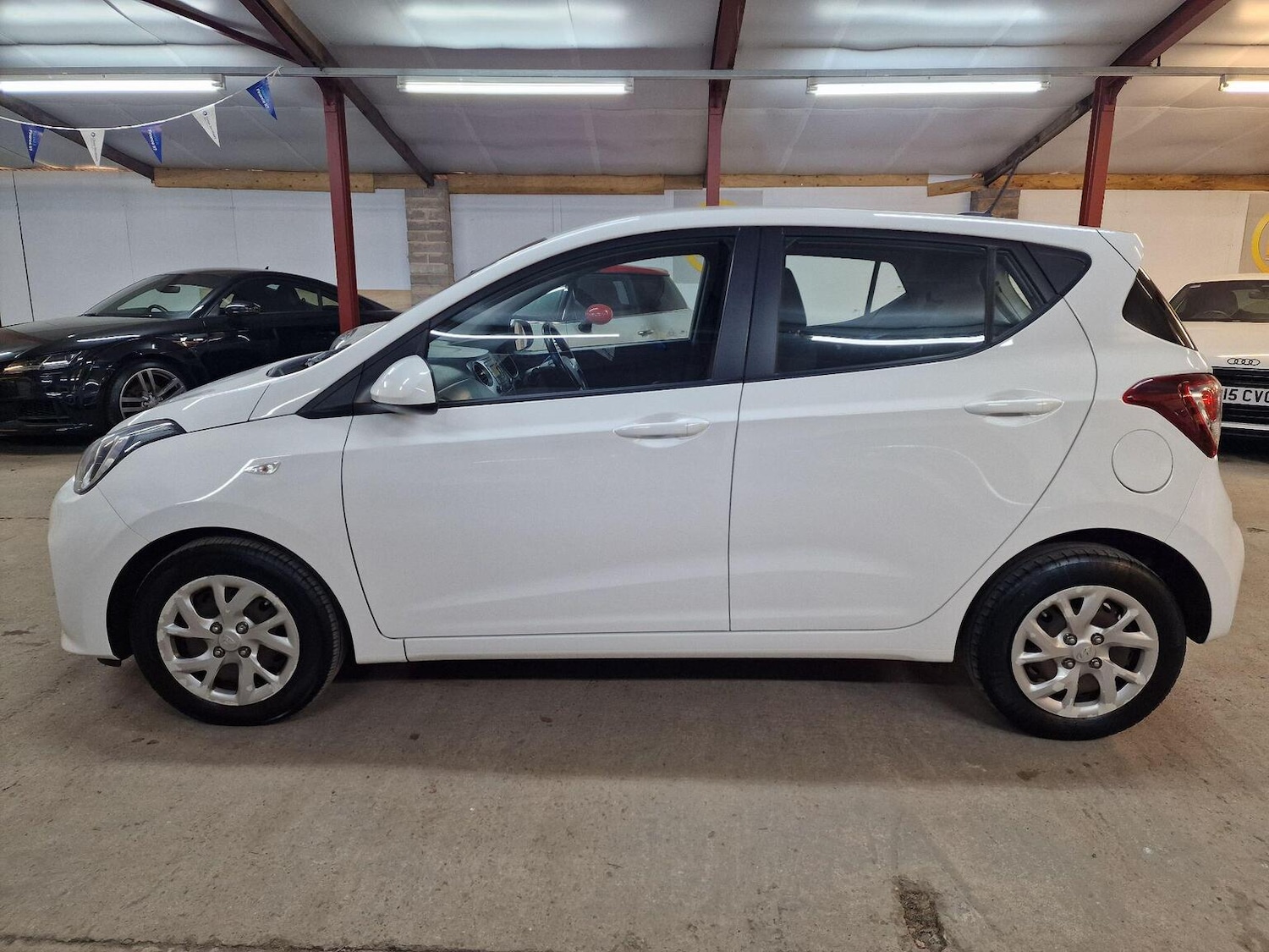 Used Hyundai i10 2018 for sale - 76378980: Photo 4