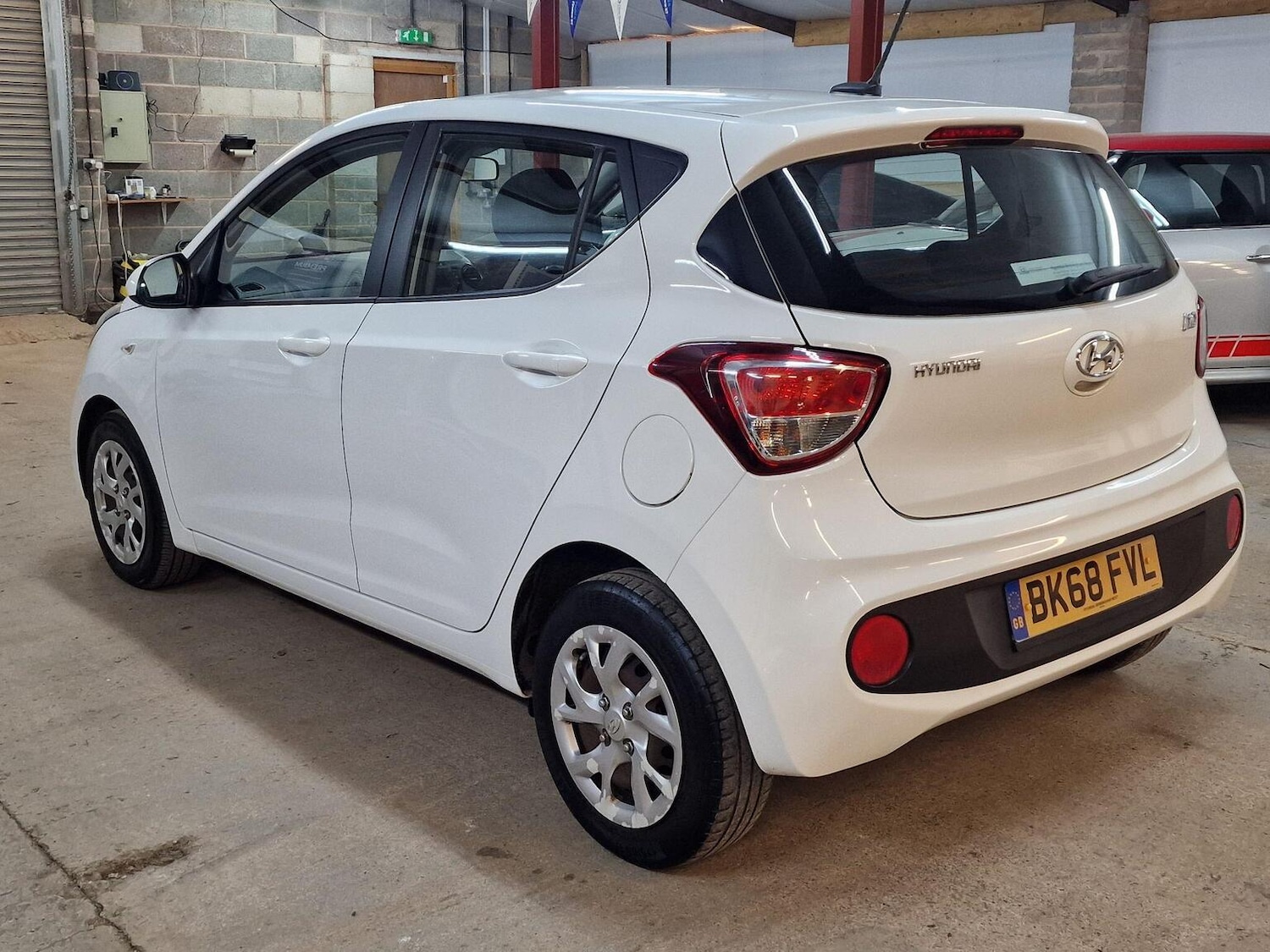 Used Hyundai i10 2018 for sale - 76378980: Photo 5