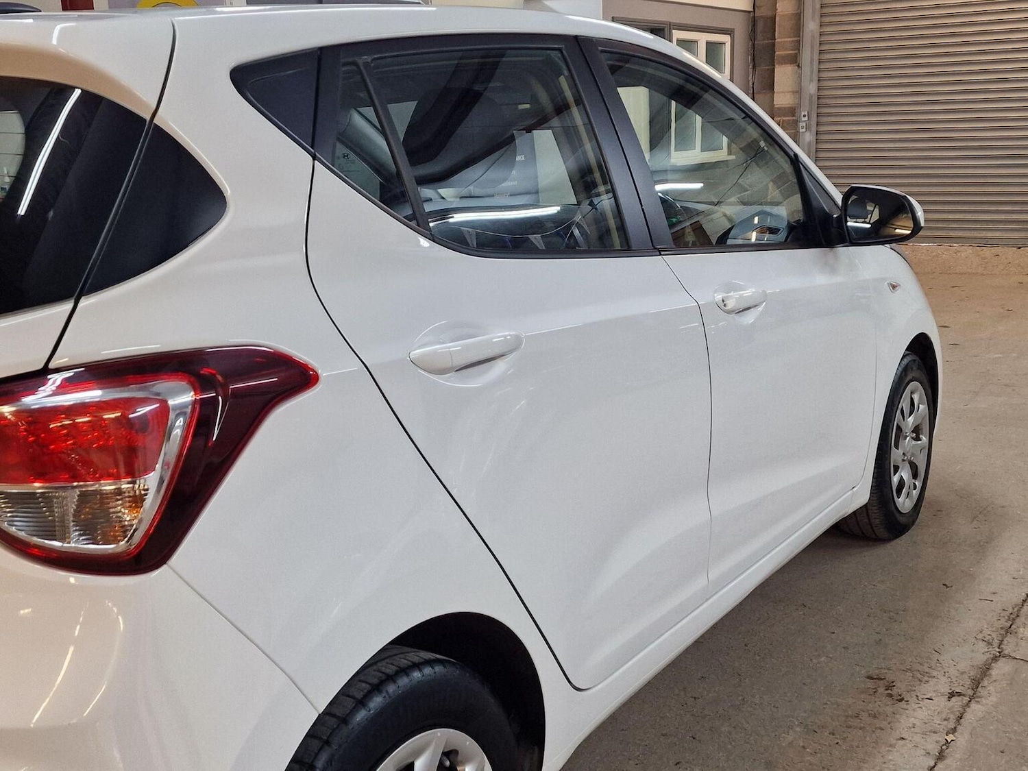 Used Hyundai i10 2018 for sale - 76378980: Photo 9