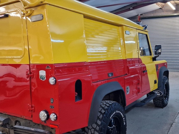 Used Land Rover Defender 110 2011 for sale - 76156757: Photo 10