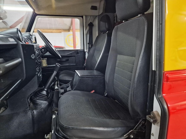 Used Land Rover Defender 110 2011 for sale - 76156757: Photo 13