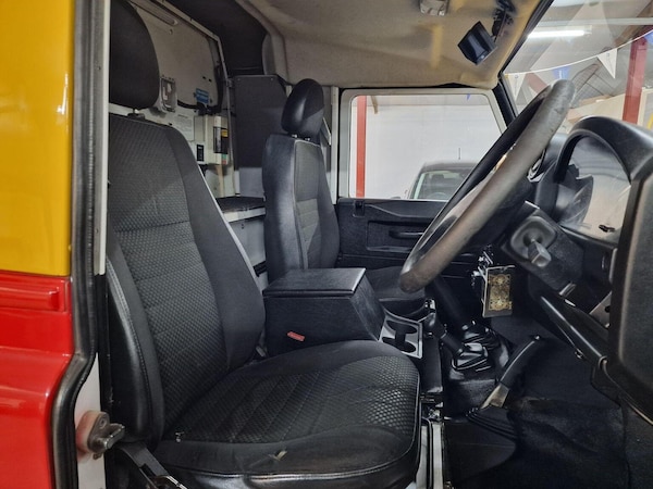 Used Land Rover Defender 110 2011 for sale - 76156757: Photo 18